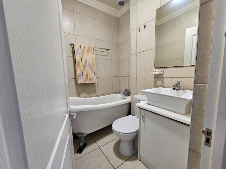2 Bedroom Property for Sale in Da Nova Western Cape